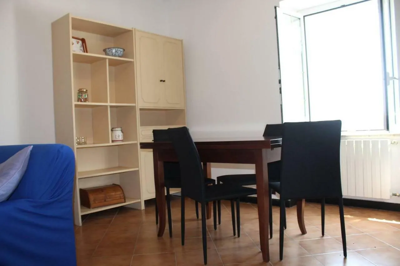 La casetta di Graziella Appartamento Vezzi Portio 0*,